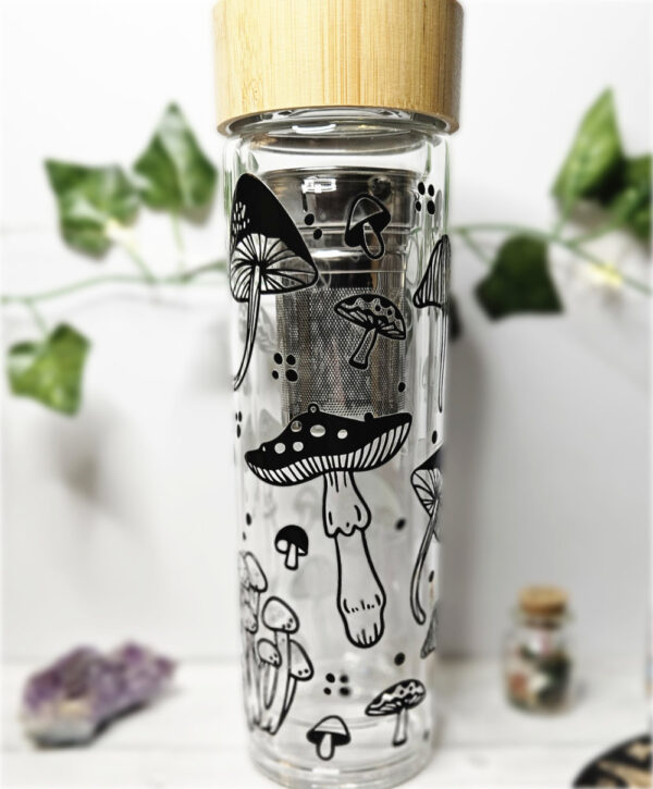 Mushroom Vibes Glasflasche mit Sieb – Bild 4
