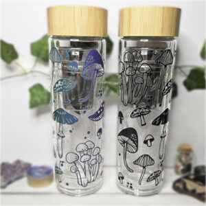 Mushroom Vibes Glasflasche mit Sieb