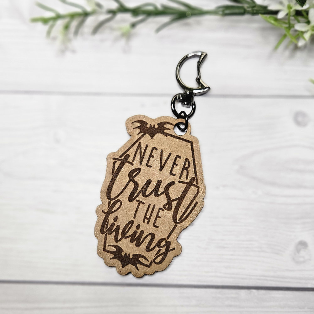 The Living Anhänger